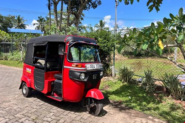 tuktukreissrilanka.nl